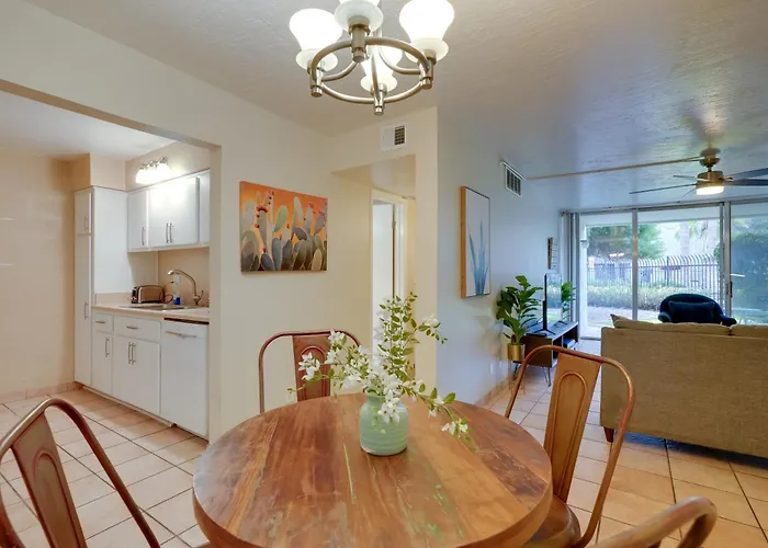 Holiday home Walk To Waterfront! Couple's Retreat In Old Town