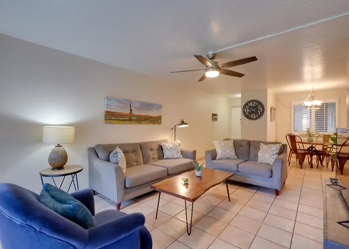 Walk To Waterfront! Couple's Retreat In Old Town Holiday home
