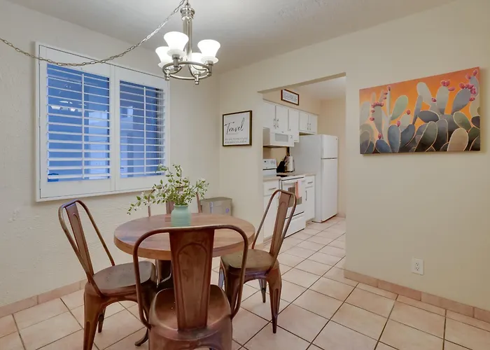 Walk To Waterfront! Couple's Retreat In Old Town Scottsdale