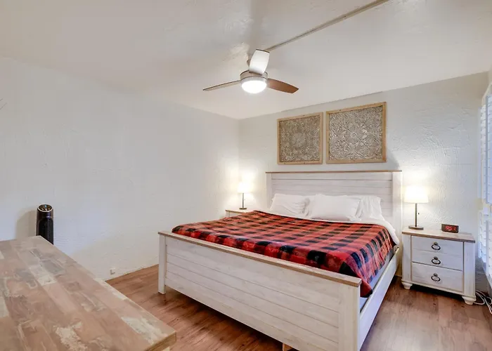 Holiday home Walk To Waterfront! Couple's Retreat In Old Town *