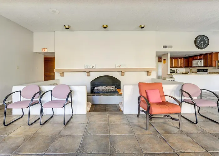 Walk To Waterfront! Couple's Retreat In Old Town Holiday home *